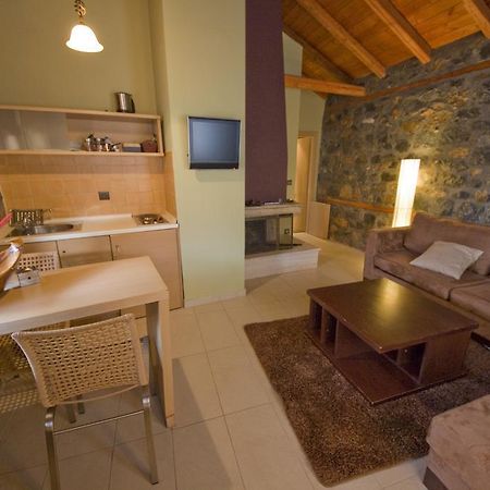 Onar Guesthouse Agios Athanasios  Extérieur photo