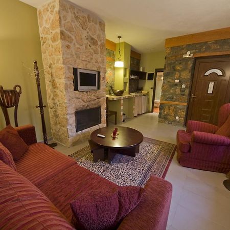 Onar Guesthouse Agios Athanasios  Extérieur photo