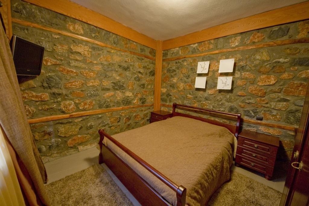 Onar Guesthouse Agios Athanasios  Extérieur photo